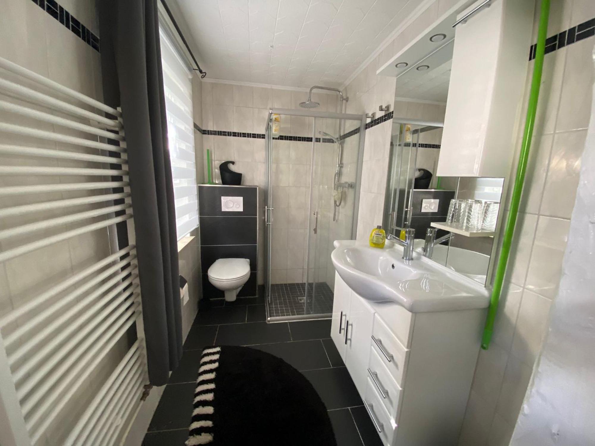 Ferienwohnung Mit Separatem Eingang Und Parkplatz, Ideal Fuer Handwerker Und Geschaeftsreisende دورف مكلنبورغ المظهر الخارجي الصورة